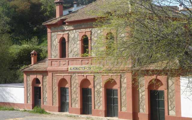 Las estaciones más antiguas de España reconvertidas en casas rurales